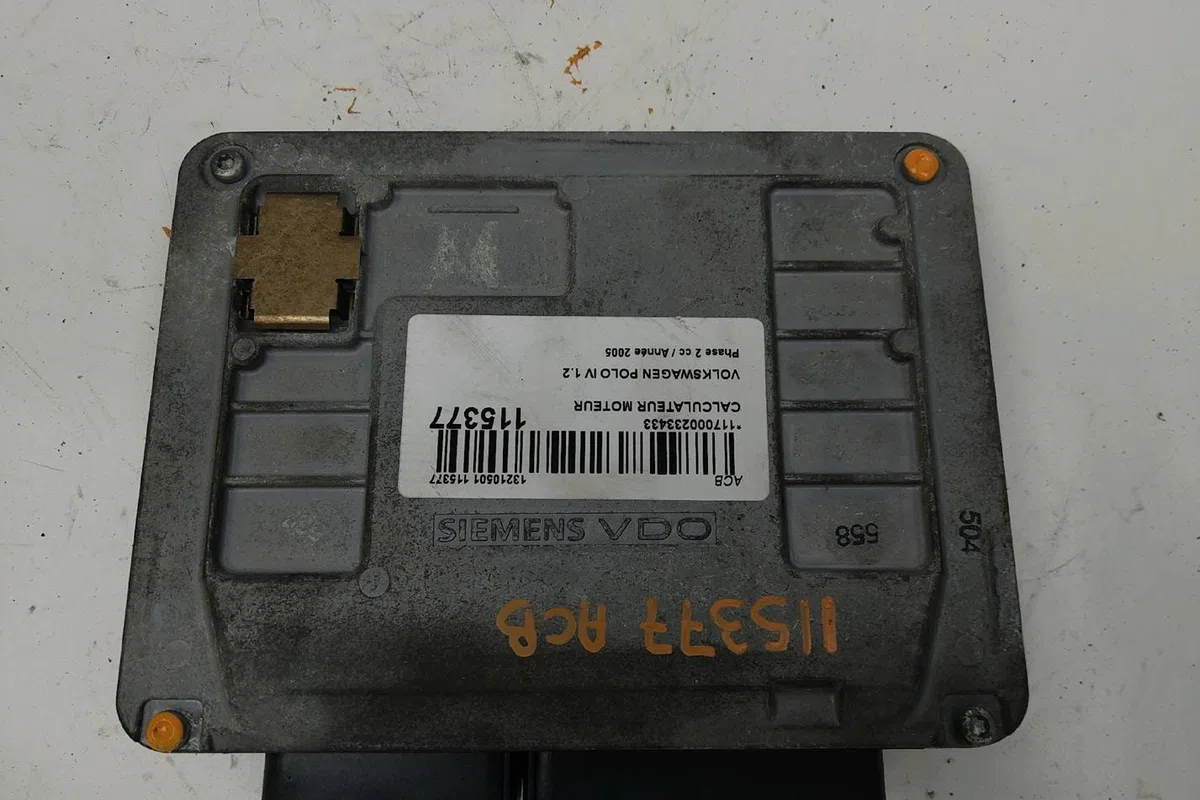 Calculateur moteur Volkswagen POLO (9N_, 9A_) 1.2 12v (2001-2007) 5 portes occasion — photo 2