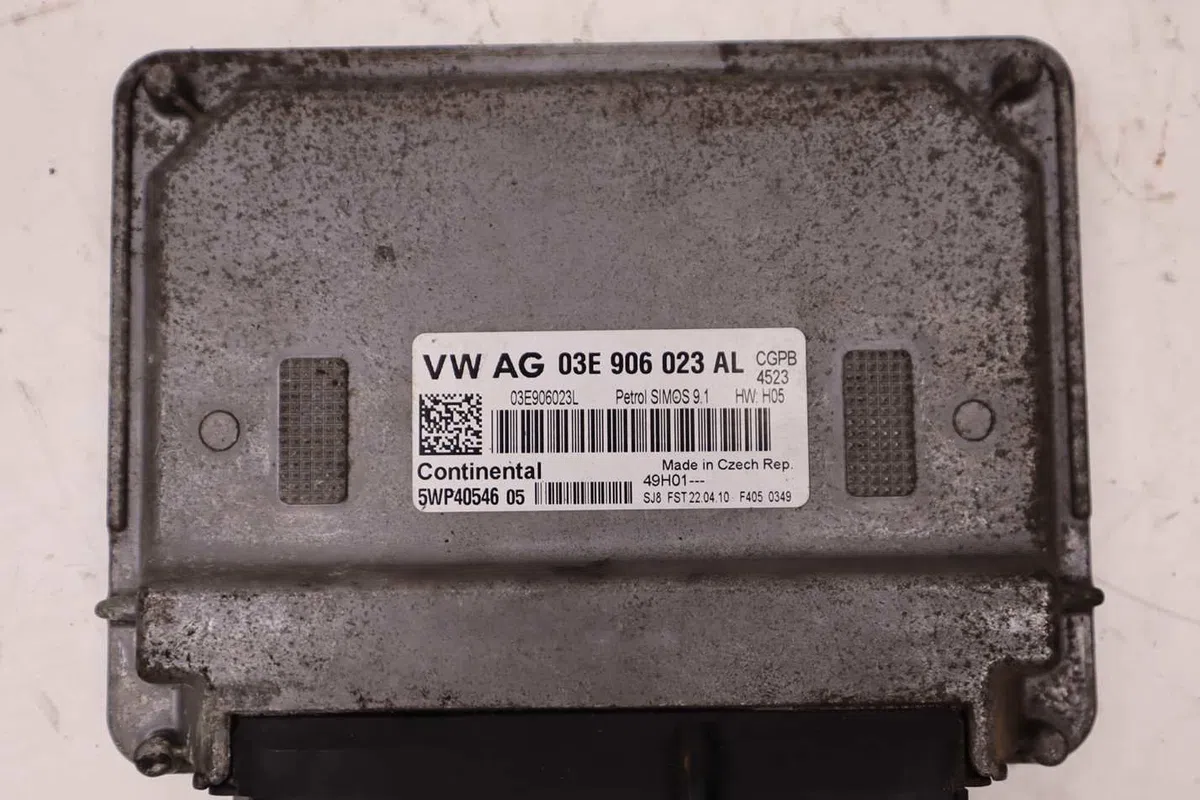 Calculateur moteur Volkswagen POLO V (6R1, 6C1) 1.2 (2009) occasion