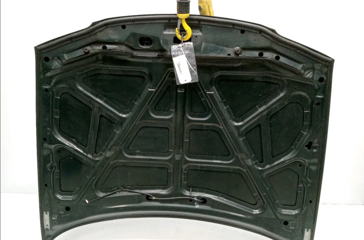 Capot Mazda 626 V Hatchback (GF) 1.8 (gf8p) (1997-1999) occasion