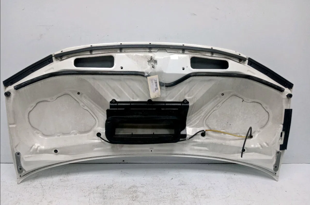 Capot Toyota HIACE IV Camionnette (__H1_, __H2_) 2.5 d-4d (klh12, klh22) (2001-2006) occasion