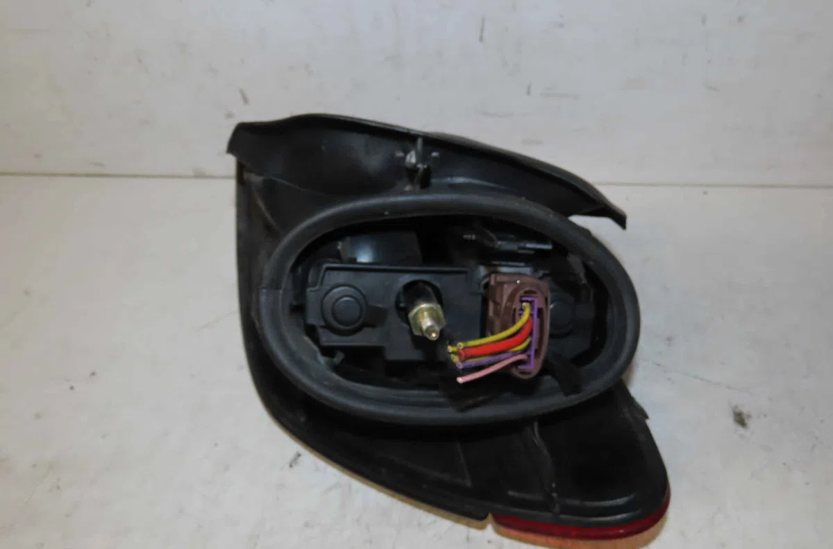 Catadioptre arg PEUGEOT 406 occasion — photo 3