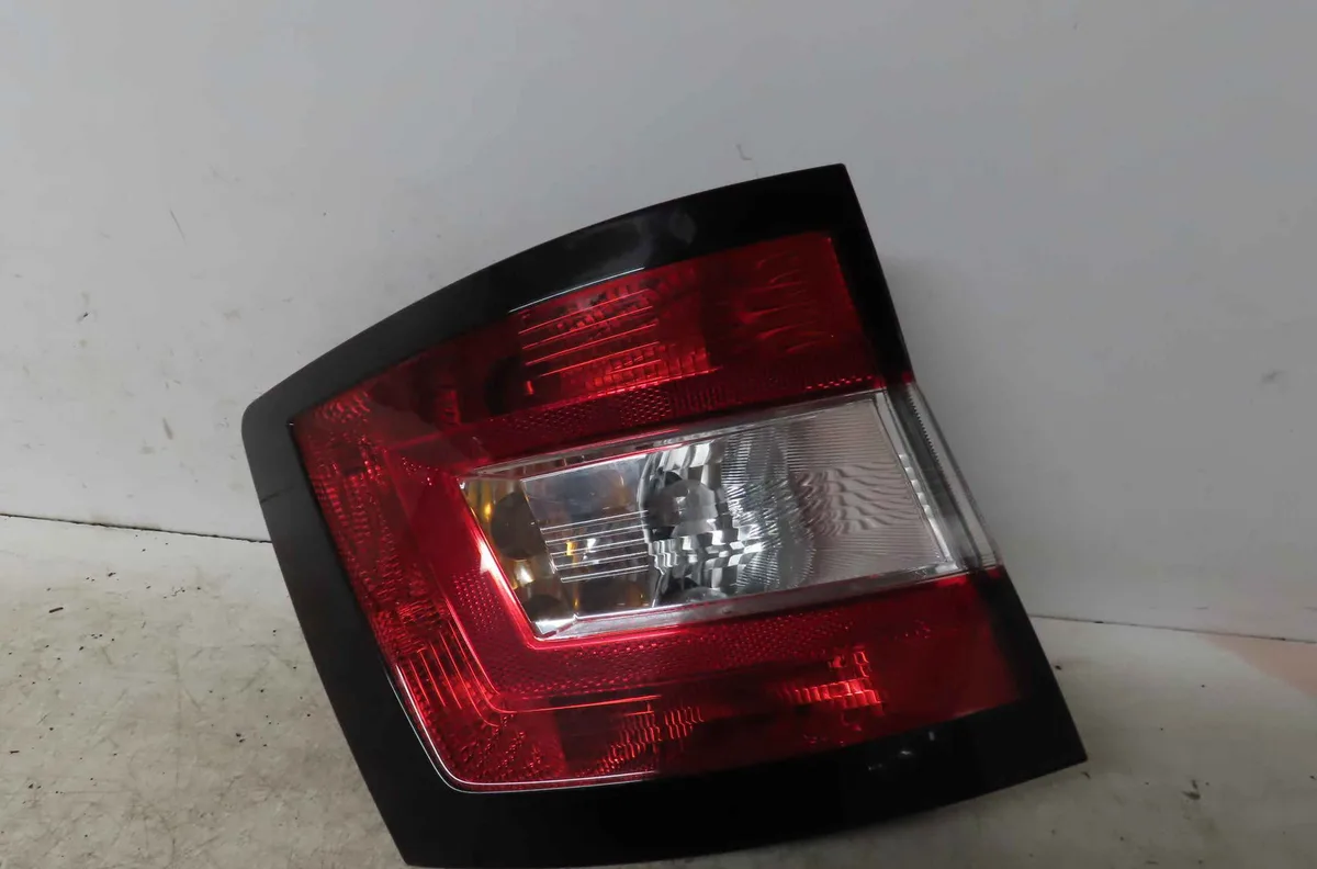 Catadioptre arg SKODA FABIA III occasion