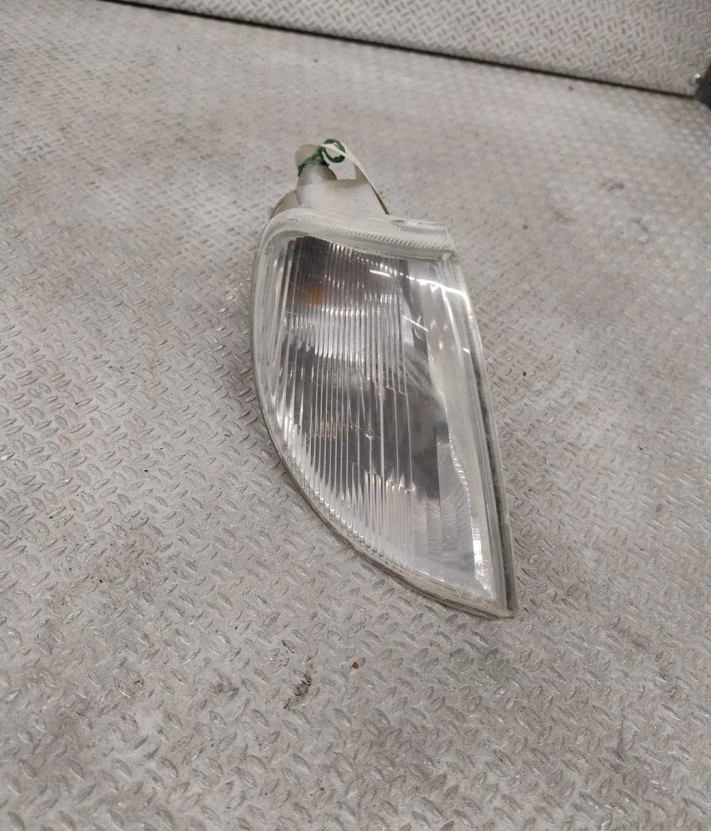 Clignotant droit CITROEN SAXO  SAXO PHASE 1 occasion — photo 2