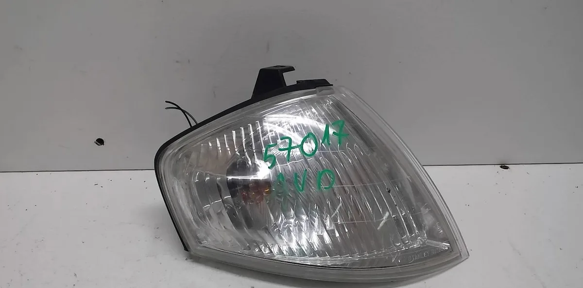 Clignotant droit Mazda 323 F VI (BJ) 1.5 16v (bj5w) (1998-2001) occasion