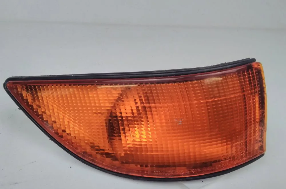 Clignotant droit MITSUBISHI LANCER 1992 occasion