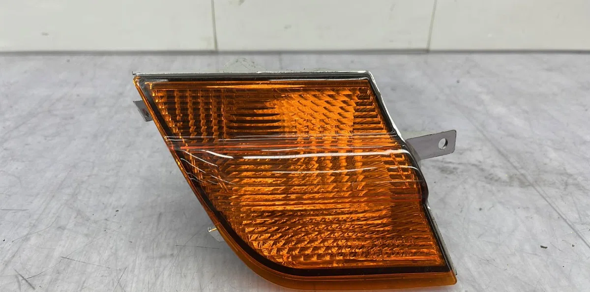 Clignotant droit NISSAN MICRA 3 PHASE 1 occasion — photo 3