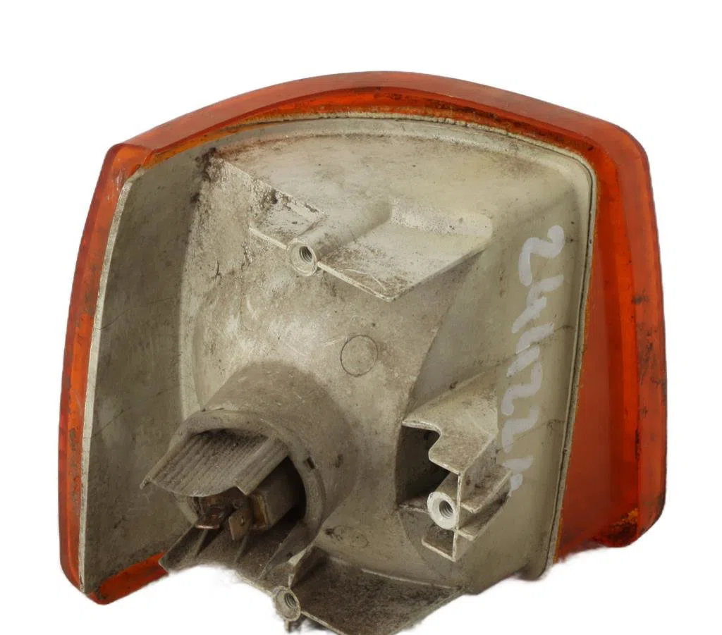 Clignotant gauche Audi 90 B2 (813, 814, 853) 2.0 (1984-1987) occasion — photo 4