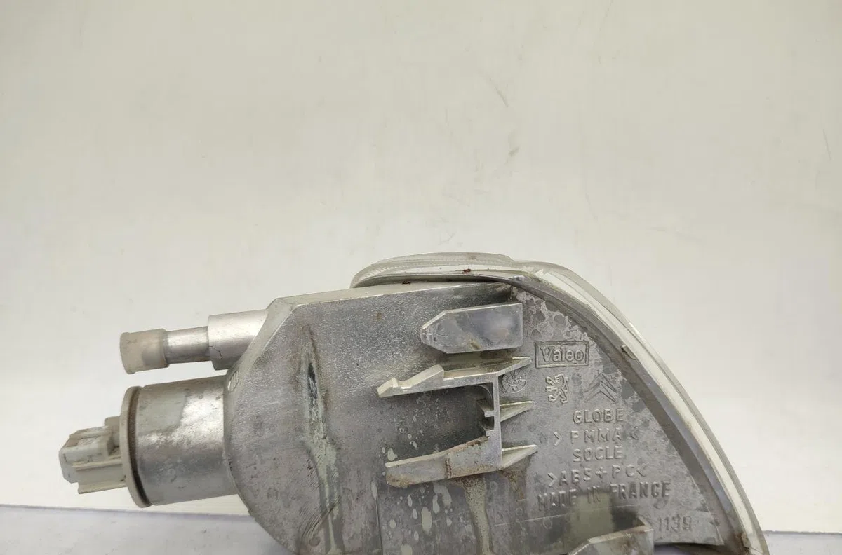 Clignotant gauche CITROEN SAXO PHASE 1 occasion — photo 2