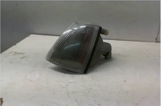 Clignotant gauche RENAULT CLIO I Phase 2 03-1994--03-1996 occasion