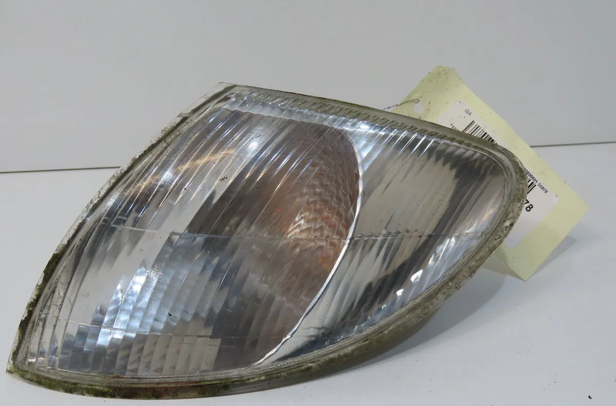 Clignotant gauche Renault MEGANE I (BA0-1_) 1.6 e (ba0f, ba0s) (1996-1999) occasion — photo 2