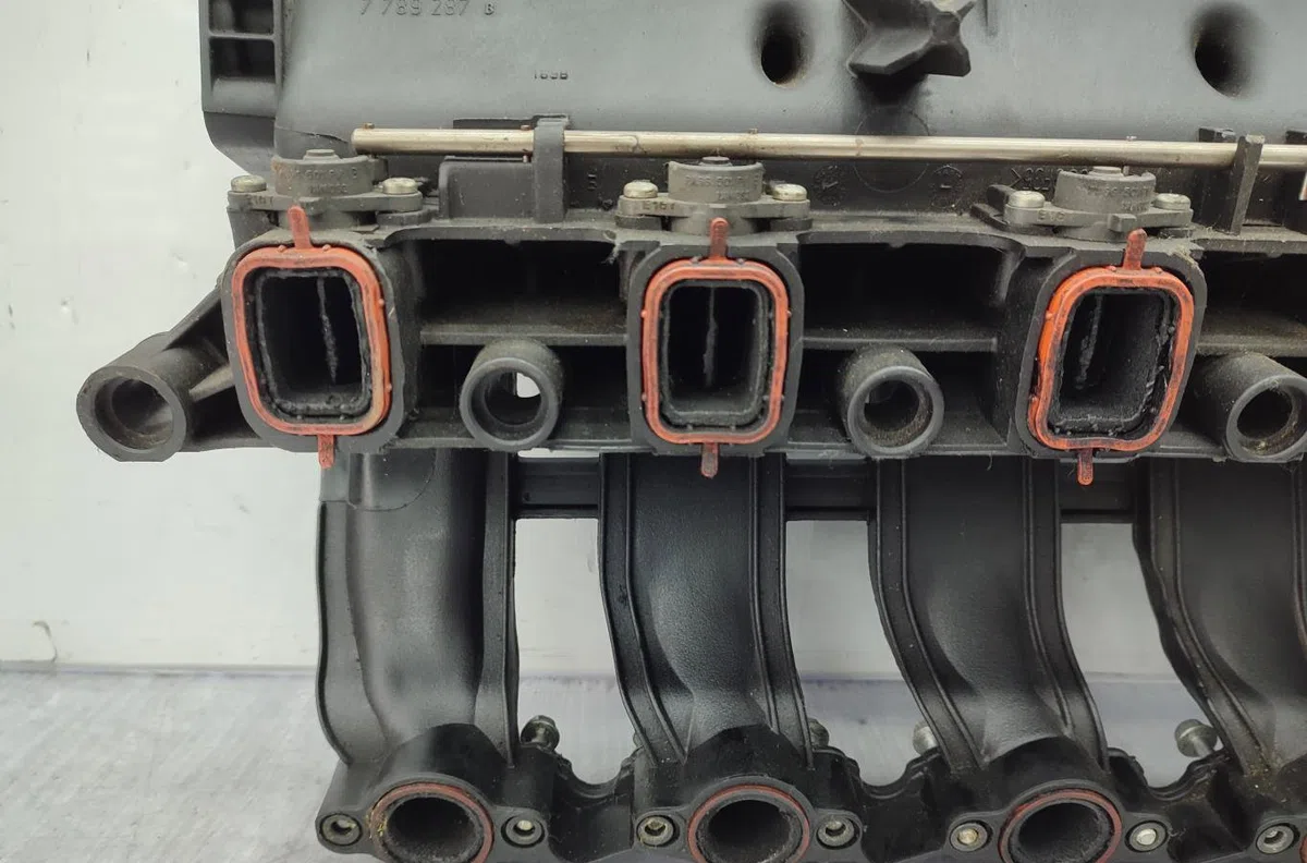 Collecteur admission BMW SERIE 3 E46 PHASE 1 occasion — photo 3