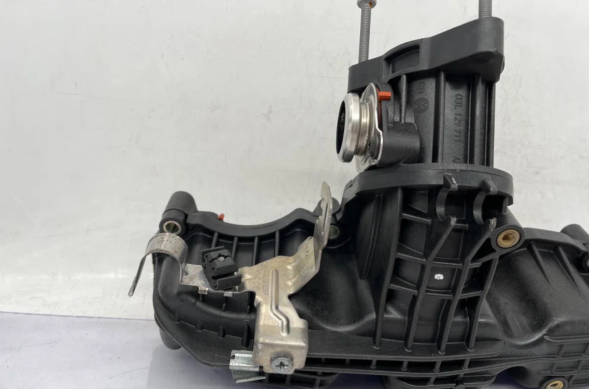 Collecteur admission VOLKSWAGEN POLO 5 PHASE 1 occasion