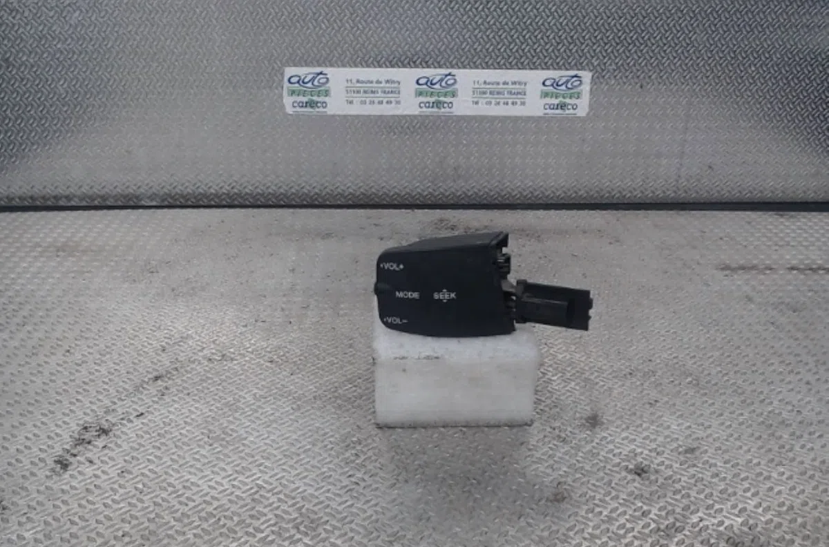 Commande autoradio Ford TRANSIT CONNECT (P65_, P70_, P80_) 1.8 di (2002-2013) occasion — photo 2