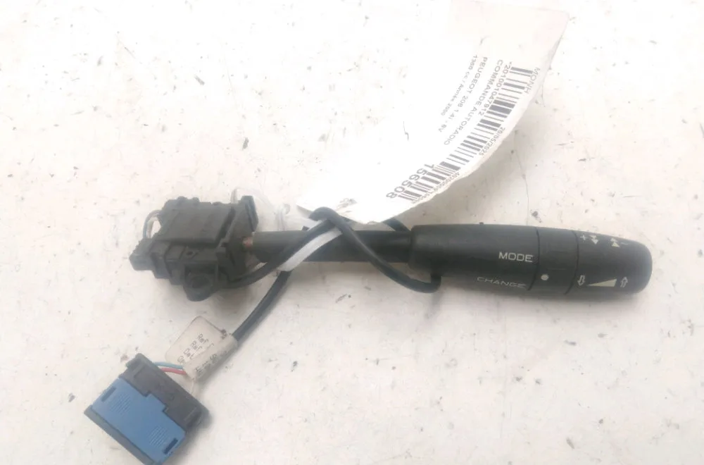 Commande autoradio Peugeot 206 3-5 portes (2A-C) 1.4 i (1998-2012) 3 portes occasion