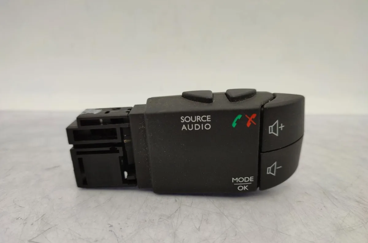 Commande autoradio RENAULT CLIO 4 PHASE 2 occasion