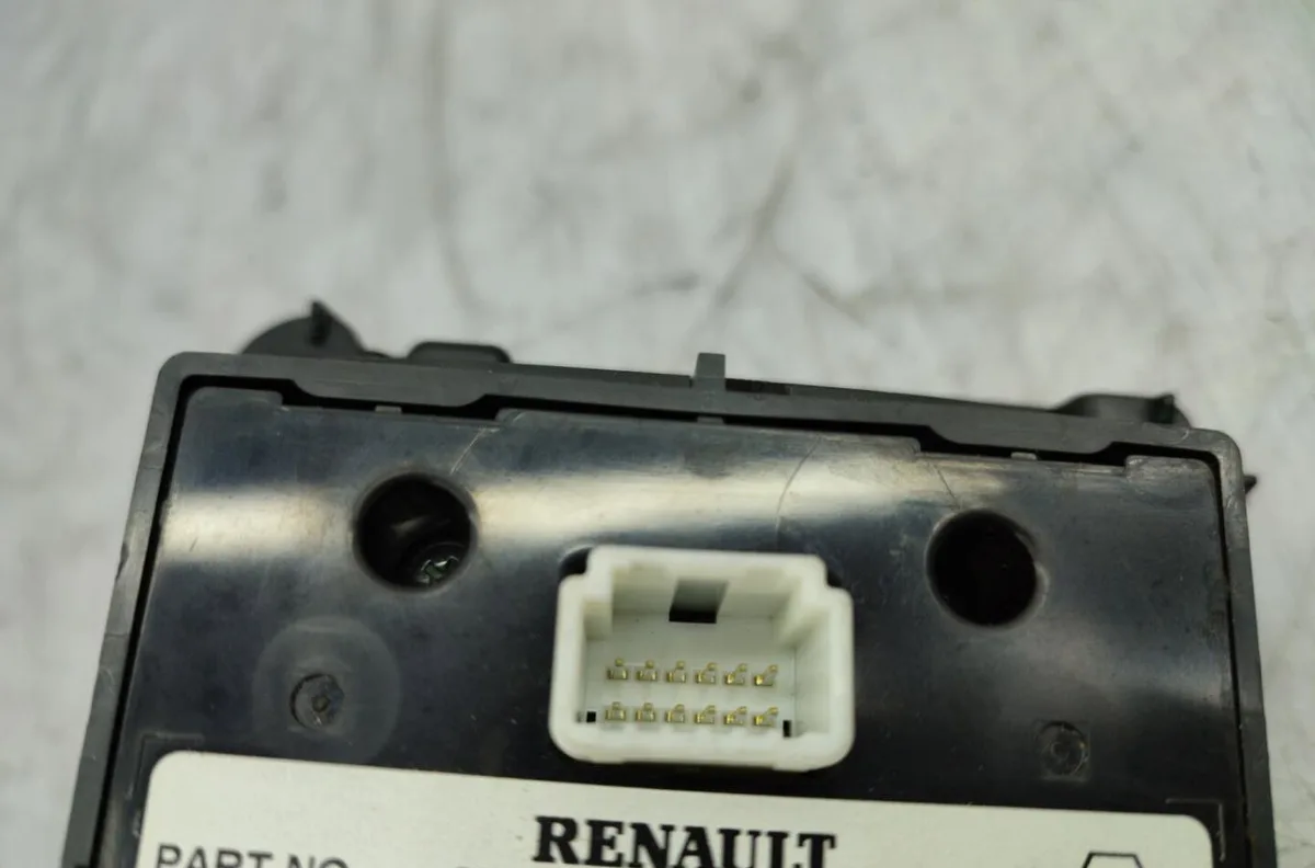Commande autoradio RENAULT LAGUNA 3 PHASE 1 occasion