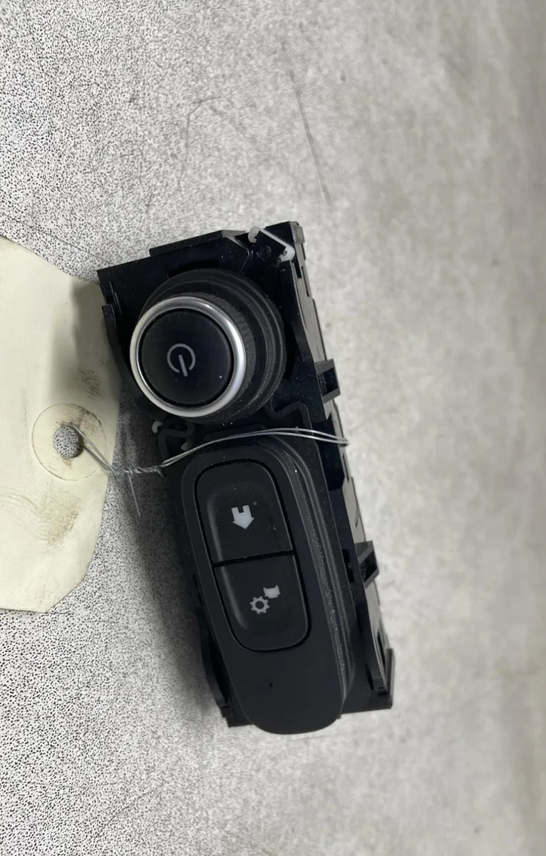 Commande autoradio Renault MASTER III Camionnette (FV) 2.3 dci 135 fwd (fv0n, fv08) (2014) occasion
