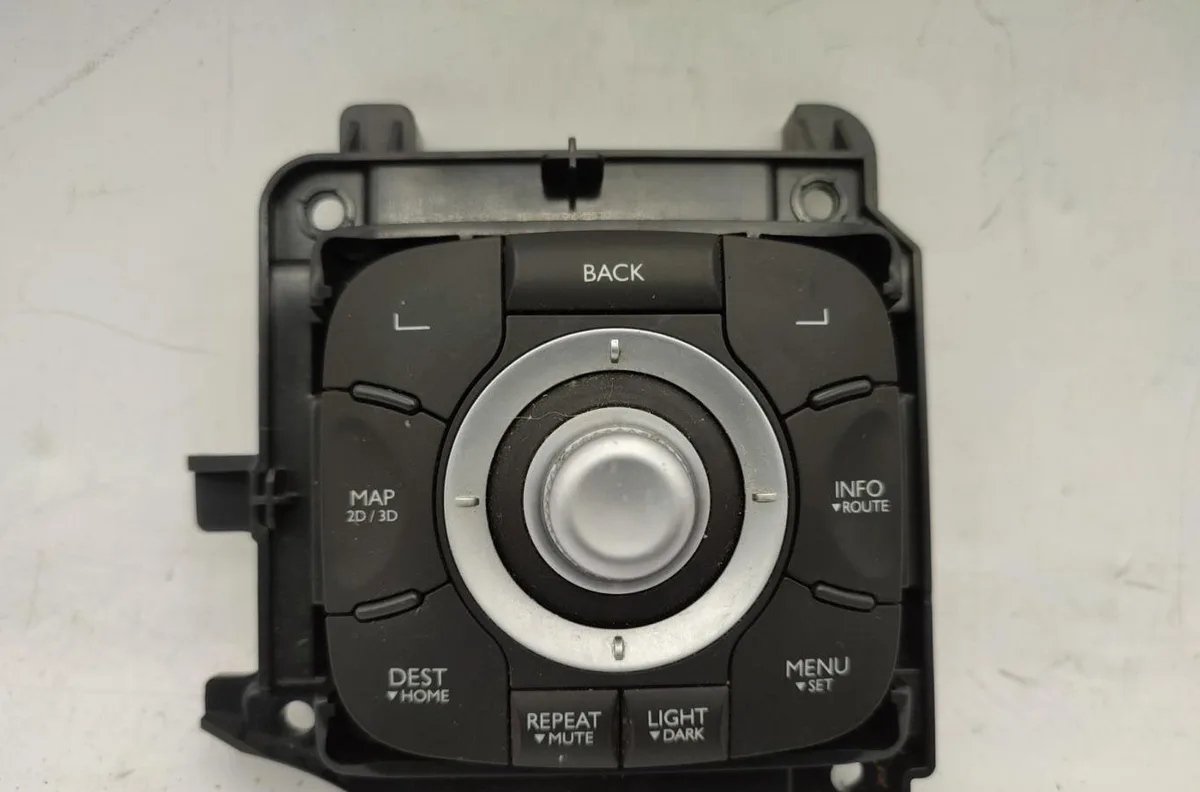 Commande autoradio RENAULT MEGANE 3 PHASE 3 occasion