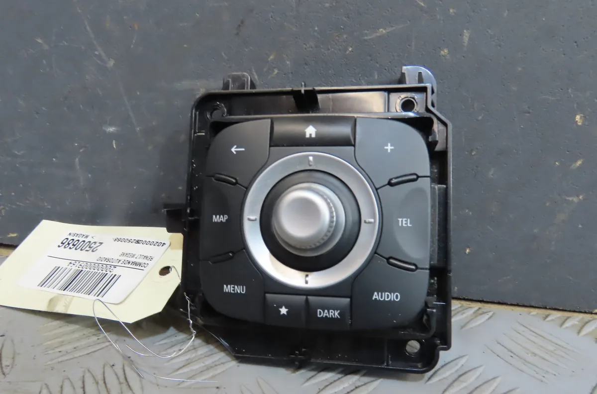 Commande autoradio Renault MEGANE III Coupé (DZ0-1_) 1.6 dci (dz00, dz12, dz2a, dz13) (2011-2015) occasion