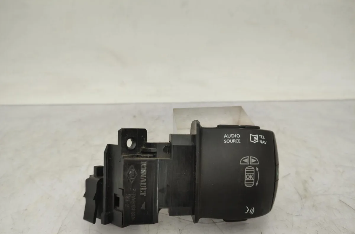 Commande autoradio RENAULT SCENIC 3 PHASE 1 occasion