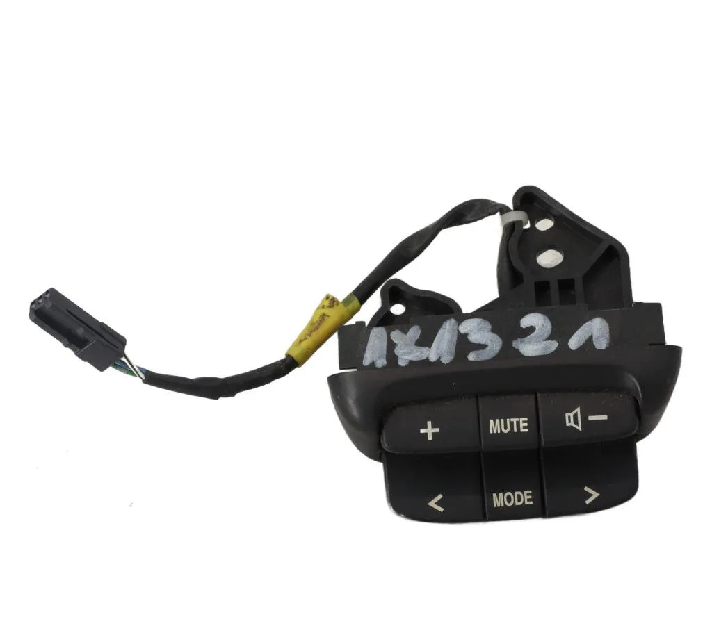 Commande autoradio Suzuki LIANA 3-5 portes 1.4 ddis (2004-2007) occasion