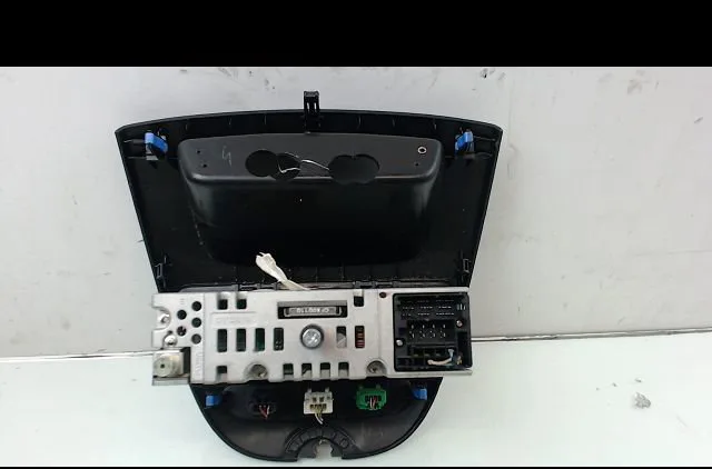 Commande autoradio Toyota AYGO (_B1_) 1.0 (kgb10_) (2005-2014) 5 portes occasion