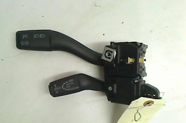 Commande clignotant Audi A3 (8P1) 1.9 tdi (2003-2010) 3 portes occasion