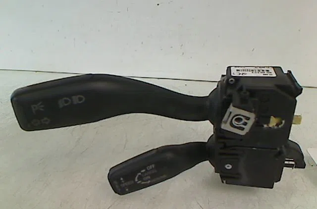 Commande clignotant AUDI A3 II 2007 occasion