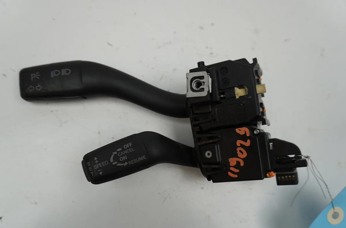 Commande clignotant Audi TT (8J3) 2.0 tfsi (2006-2010) occasion