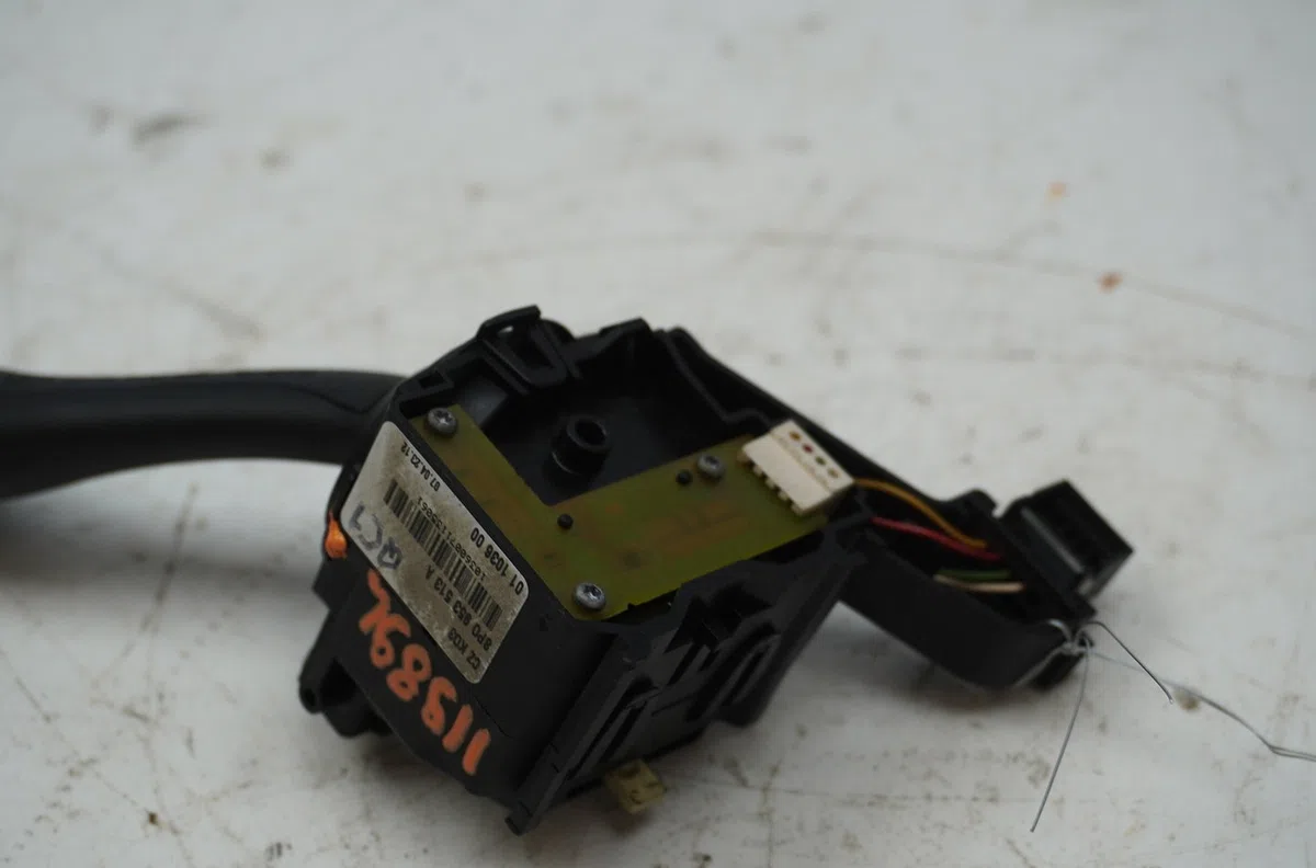 Commande clignotant Audi TT Roadster (8J9) 2.0 tfsi (2010-2014) occasion — photo 3