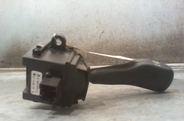 Commande clignotant B.M.W. SERIE 3 2002 occasion