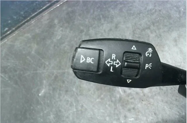Commande clignotant Bmw 3 (E90) 325 d (2006-2010) occasion
