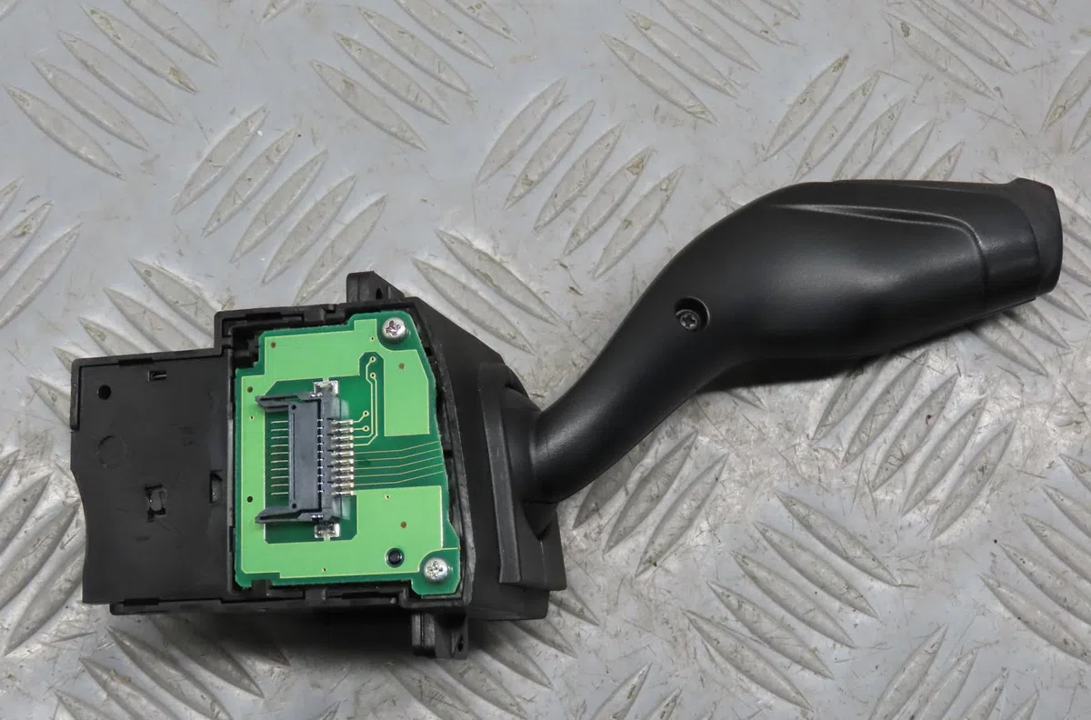 Commande clignotant Ford C-MAX II (DXA-CB7, DXA-CEU) 1.6 tdci (2010-2019) 5 portes occasion