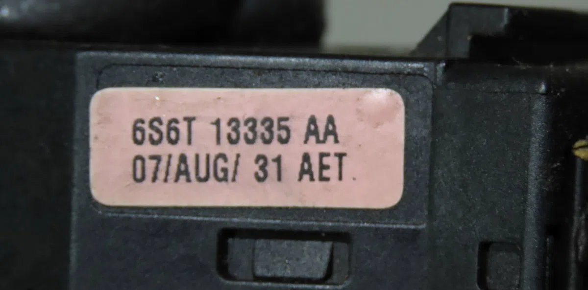 Commande clignotant Ford FIESTA V (JH_, JD_) 1.4 tdci (2001-2008) 5 portes occasion