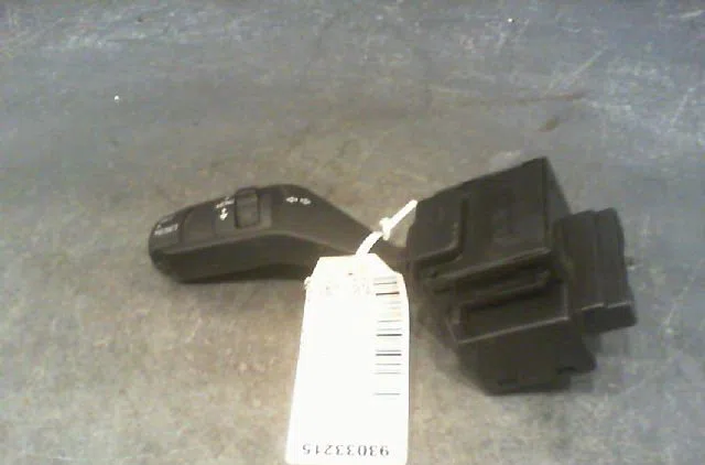 Commande clignotant FORD FOCUS 2004 occasion