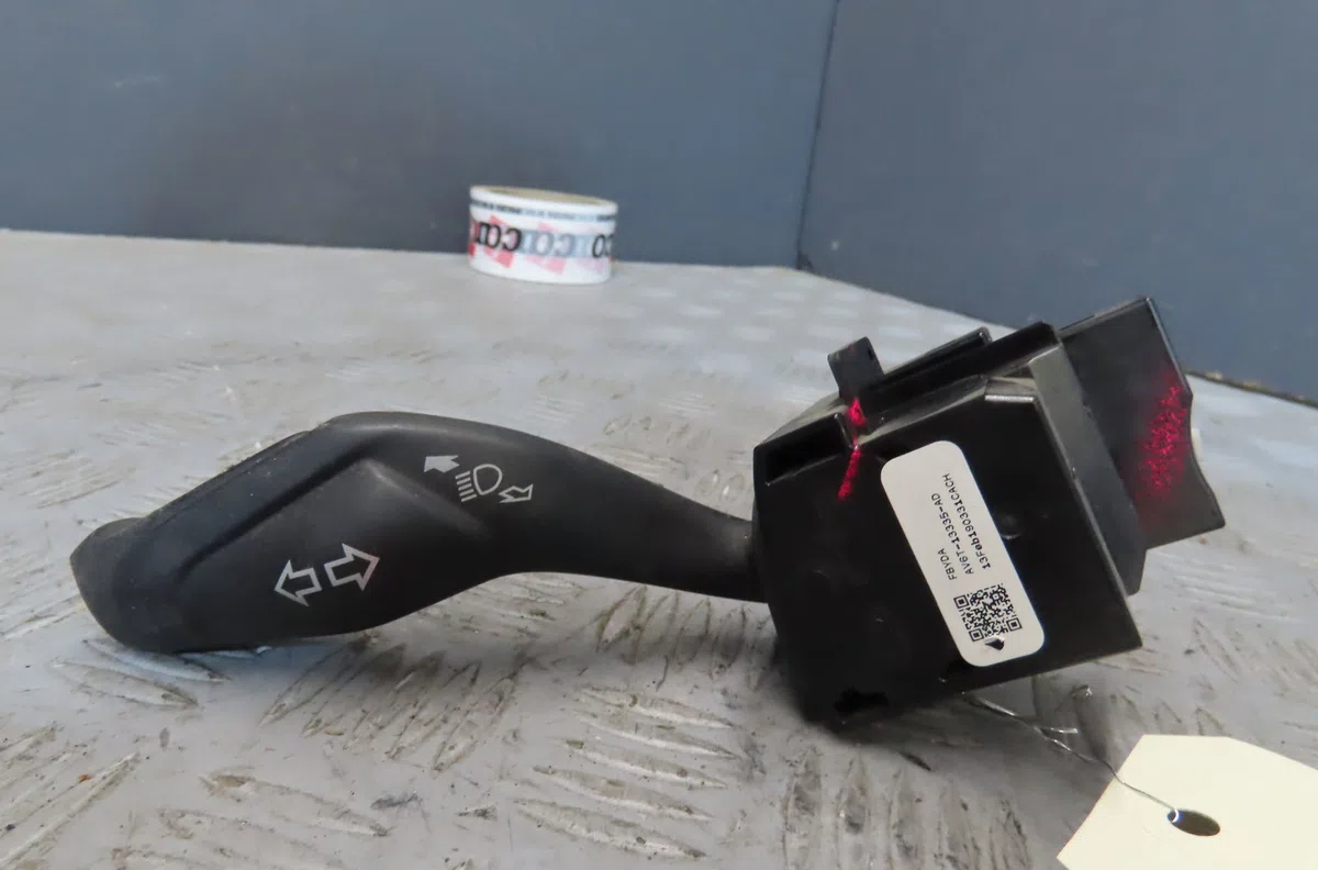 Commande clignotant FORD FOCUS 2013 occasion