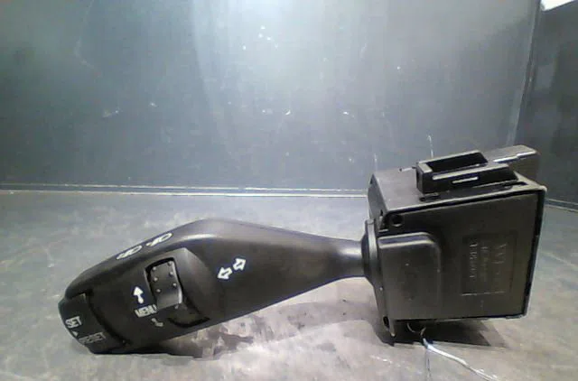 Commande clignotant Ford FOCUS II (DA_, HCP, DP) 1.6 tdci (2004-2012) occasion