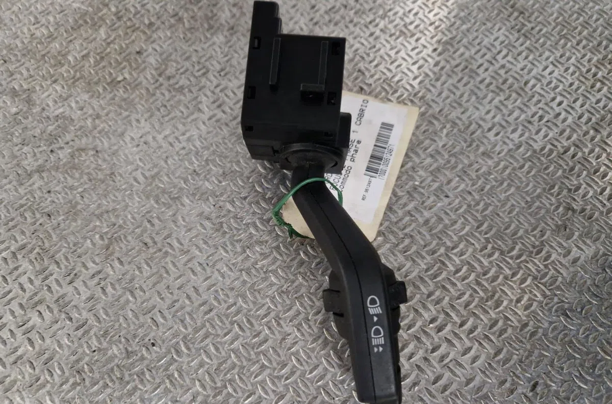 Commande clignotant Ford FOCUS II Décapotable 2.0 tdci (2006-2010) occasion