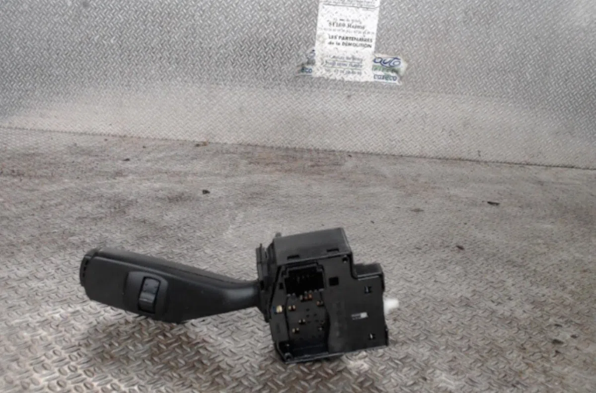 Commande clignotant FORD KUGA 1  0 occasion