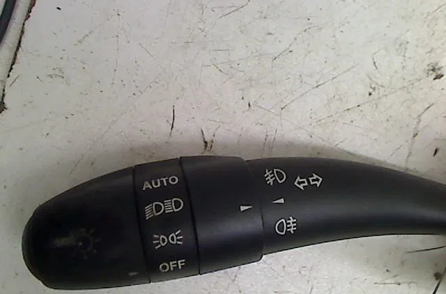 Commande clignotant Kia CEE'D 3-5 portes (ED) 1.6 crdi 115 (2006-2012) occasion