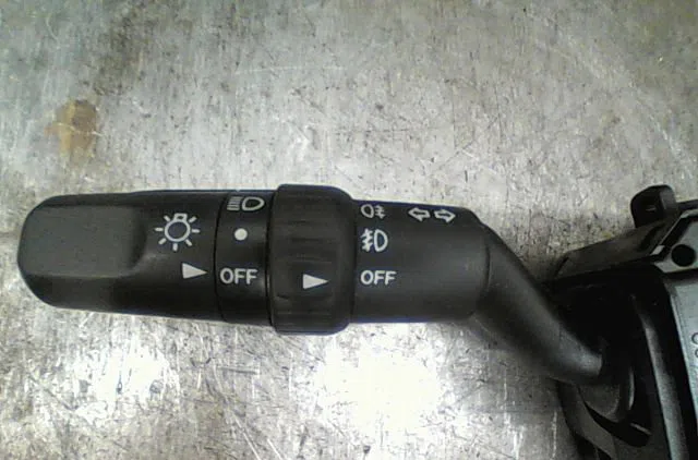 Commande clignotant Mazda 3 (BK) 1.6 (bk14) (2003-2009) occasion