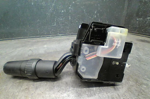 Commande clignotant Mazda 3 (BK) 1.6 (bk14) (2003-2009) occasion