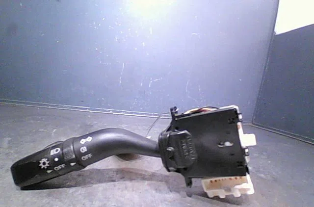 Commande clignotant Mazda 6 Hatchback (GG) 2.0 di (gg14) (2002-2007) occasion