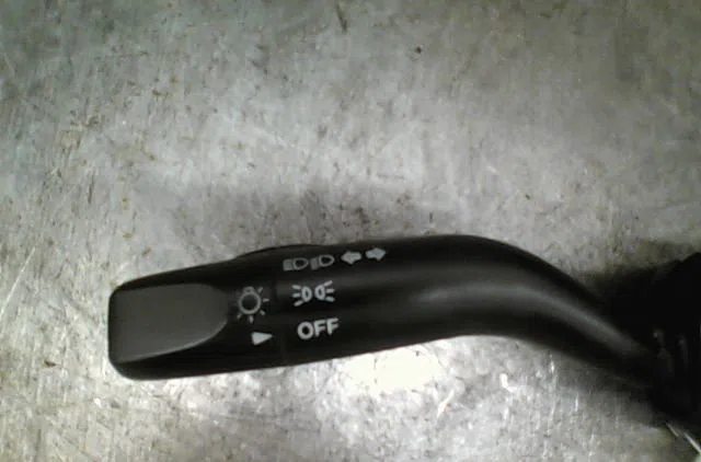 Commande clignotant Mazda 626 V Hatchback (GF) 2.0 turbo di (gffp) (1998-2002) occasion
