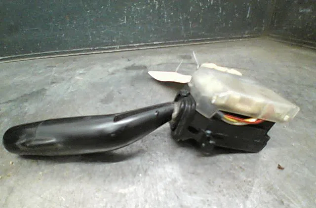 Commande clignotant Mazda 626 V Hatchback (GF) 2.0 turbo di (gffp) (1998-2002) occasion