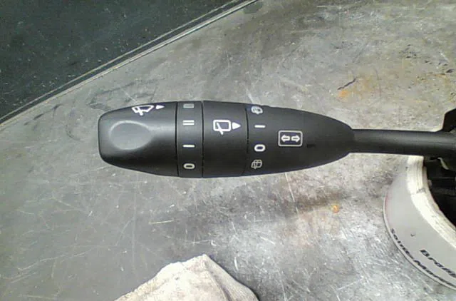 Commande clignotant Mercedes-benz CLASSE A (W169) A 200 cdi (169.008, 169.308) (2004-2012) 5 portes occasion