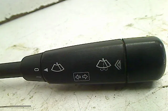Commande clignotant Mercedes-benz CLASSE C (W203) C 220 cdi (203.006) (2000-2007) 4 portes occasion