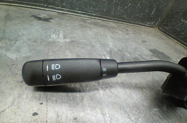 Commande clignotant Mercedes-benz CLASSE E (W210) E 220 cdi (210.006) (1998-1999) occasion