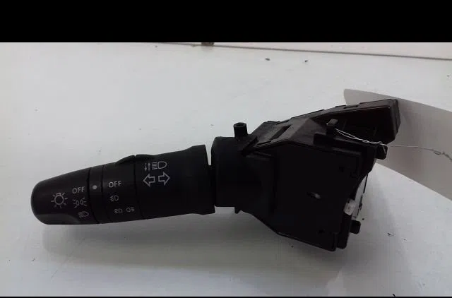 Commande clignotant Nissan ALMERA TINO (V10) 2.2 dci (2000-2006) occasion