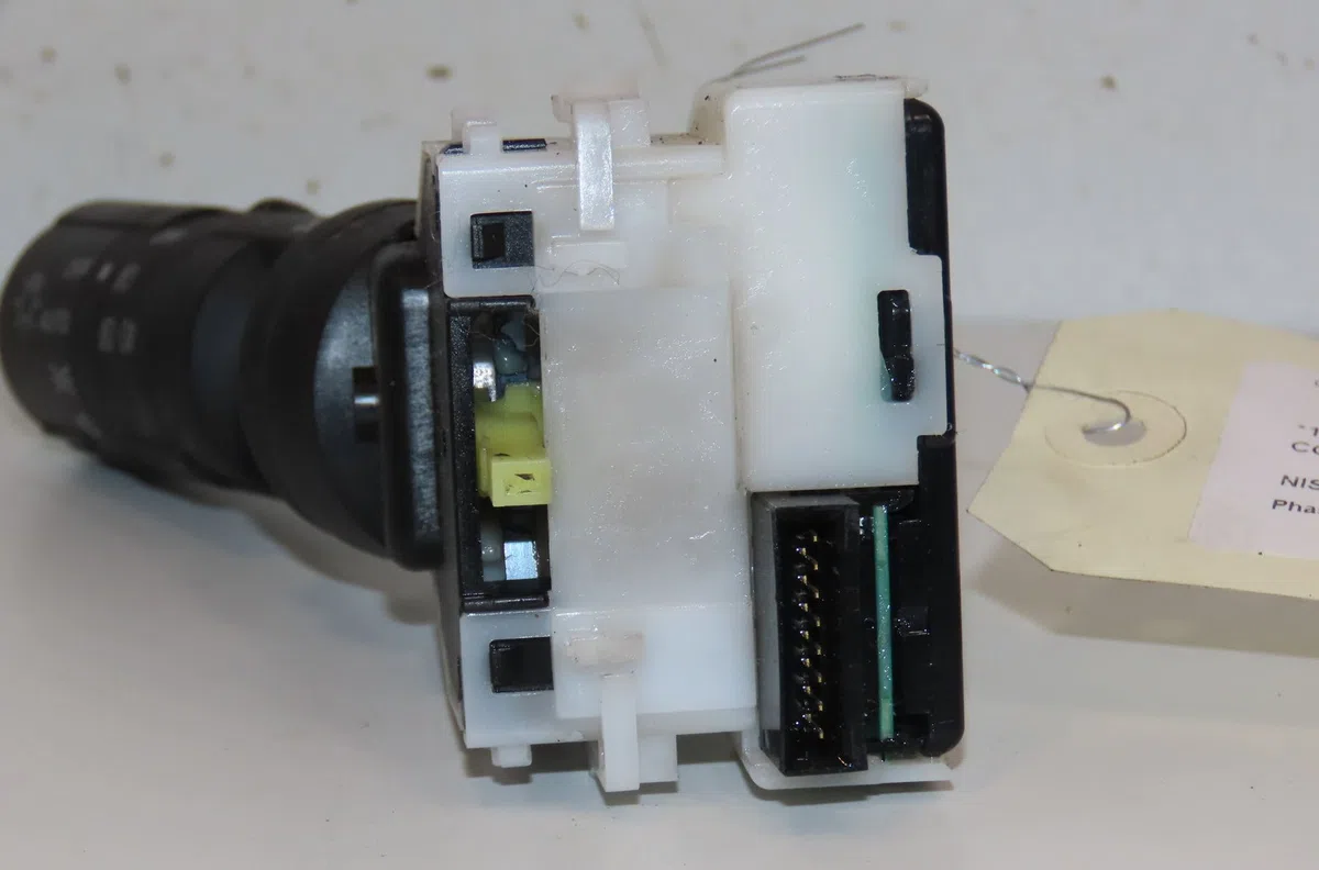 Commande clignotant Nissan QASHQAI - QASHQAI 2 I (J10, NJ10, JJ10E) 1.5 dci (2010-2013) 5 portes occasion